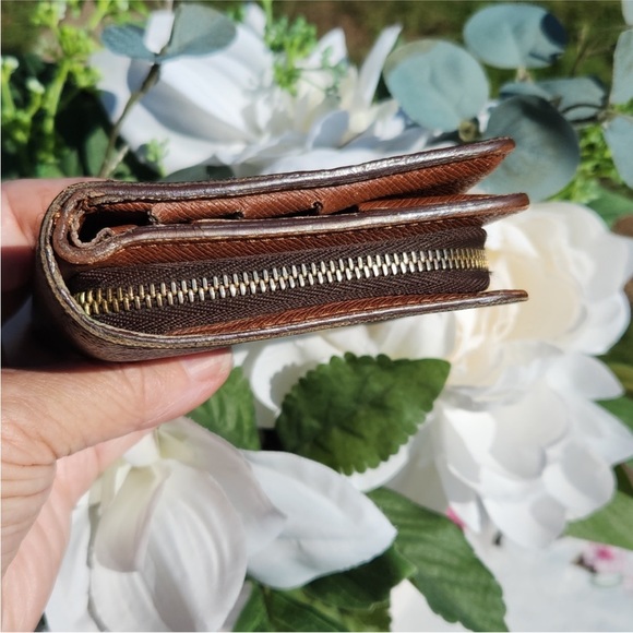 AUTHENTIC Louis Vuitton Monogram Bifold Zippy Wallet - Picture 4 of 16